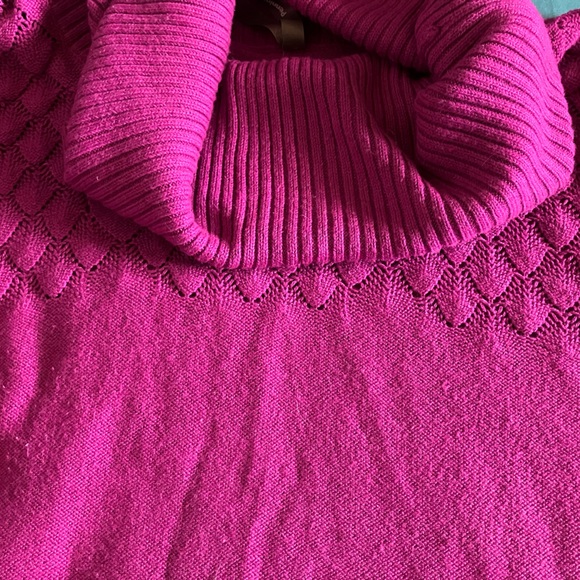 Fuschia sweater - Picture 6 of 8